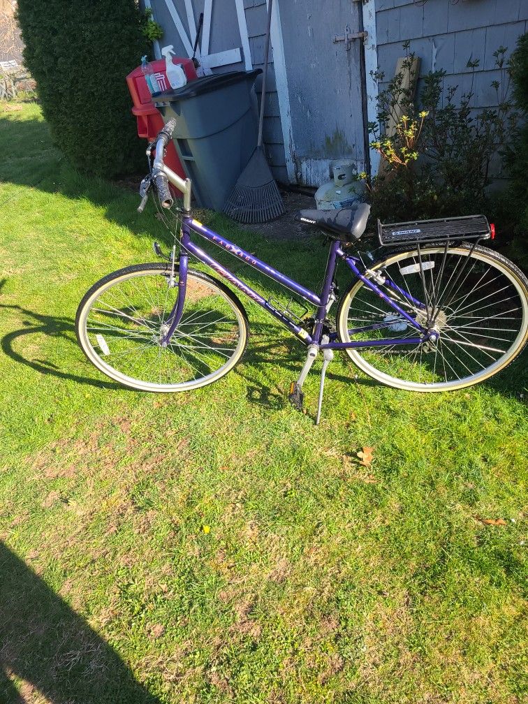 Girls bike for sale like new tires are like new everything works perfectly