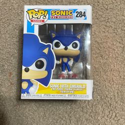 Funko Pop Sonic With Emerald (2017)