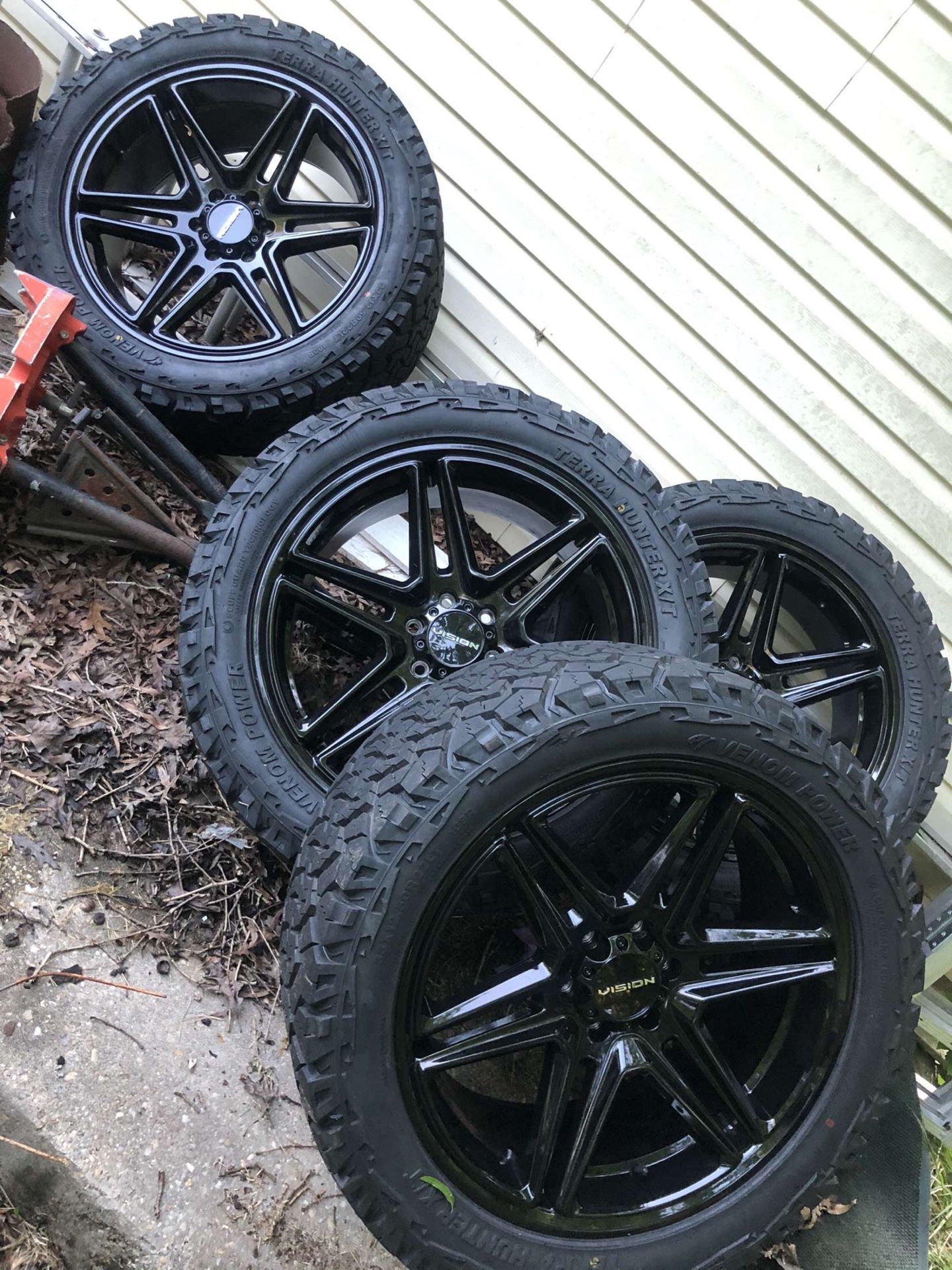 4 x 22" Vision 476 Wedge Gloss Black Wheels