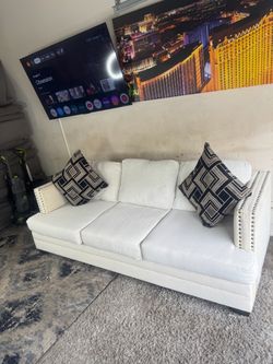 * Like New * Macys 1pc modular nail head studded sofa ( Free Delivery )