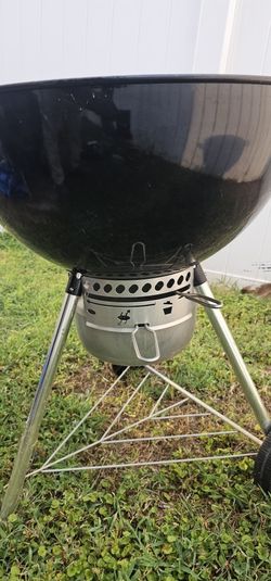 Weber Original Kettle Premium Charcoal Grill, 22-Inch, Black