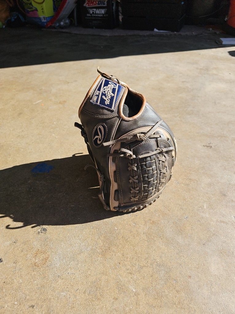 Rawlings  softball glove Heart Of The Hide 