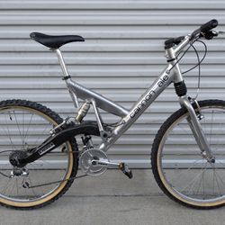Beautiful Restored Cannondale Super V 1000
