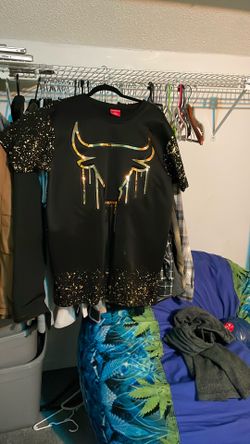 golden bulls tshirt