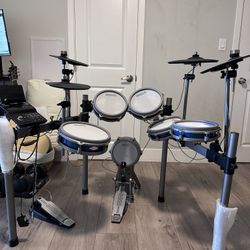 Simmon Titan 70 (Drum set)