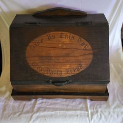 VINTAGE BREAD BOX