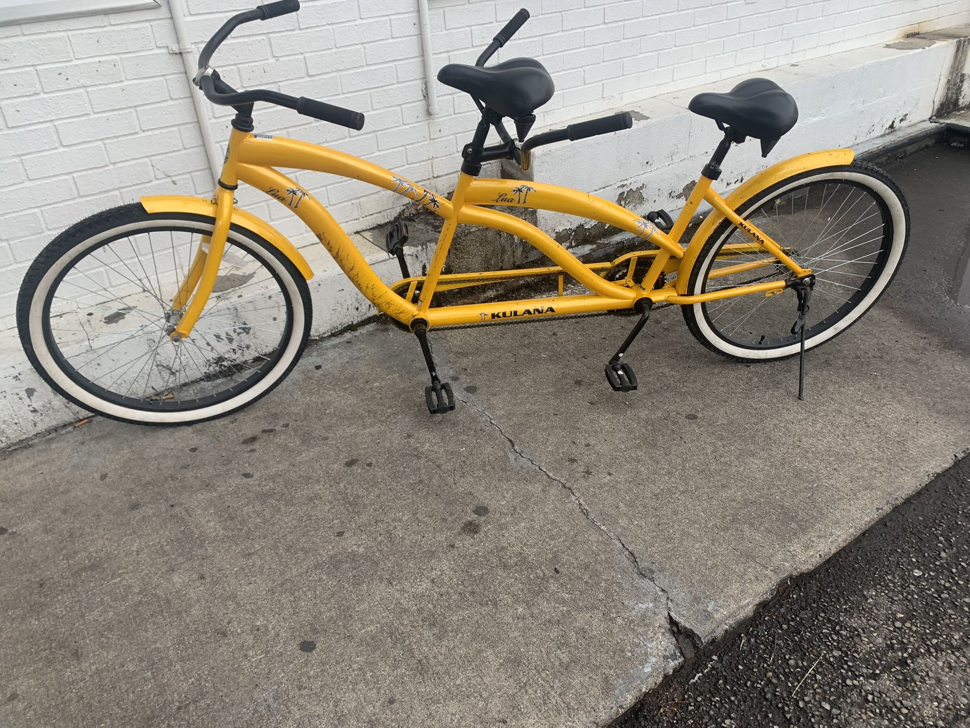 Yellow Tandem Bike. Good Condition