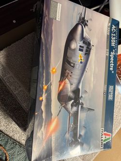 Italeri AC-130H Spectre 1:72 Scale Model Kit