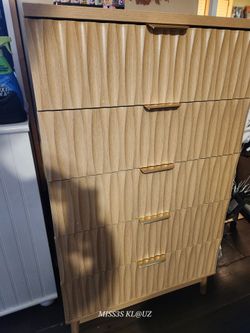 27.5" W 5-Drawer Dresser For Bedroom, 47.2” H Fluted Design Wood Tall Chest Of Drawers