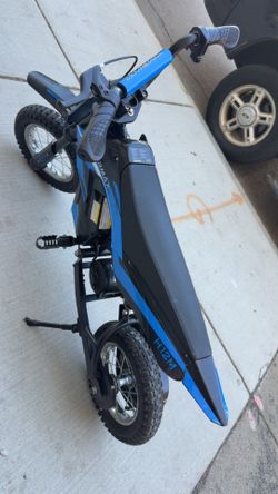 Hovermax Electrical Dirt Bike w/ Blue Helmet