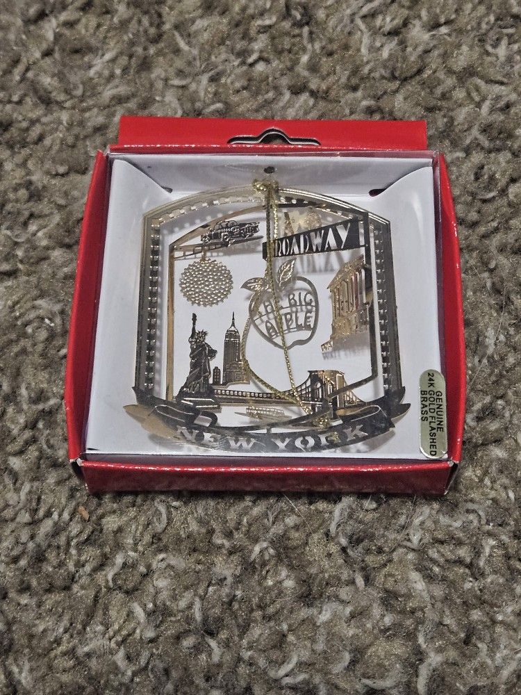 New National Treasures New York City ornament broadway big apple statue of liberty