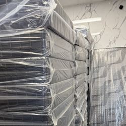 MATTRESSES 8” END OF YEAR CLEARANCE SALE CHRISTMAS SALE 