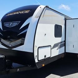 2021 Cruiser RV Radiance 28BH