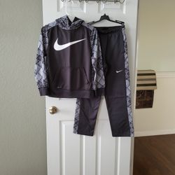 Boys Nike Jogger Set