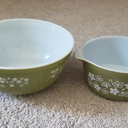 Pyrex Green Daisy #403 - 2-1/2 qt Bowl And #473 - 1 qt 