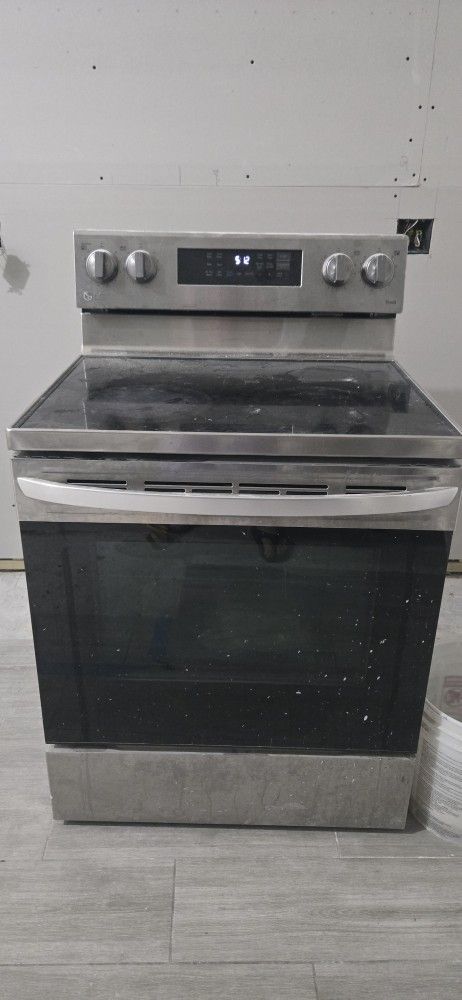 Kitchen Appliances - Stove Range, Dishwasher , Microwave
