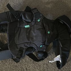Infantino baby carrier