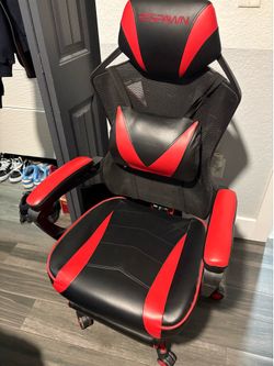 Red Gaming Chair (BRAND NEW)