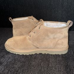 UGG Boot - Neumel - Chestnut Brown - MINT CONDITION 