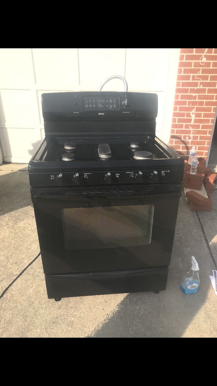 Black oven/stove (gas)