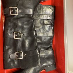 Q Coach leather boots