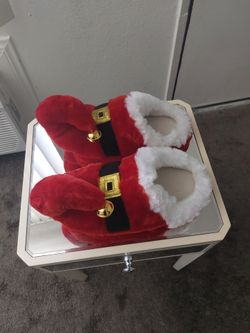 Santa's Slippers (size 7 to 8)