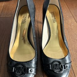 Michael Kors Logo Leather Hills Shoes Size 8.5
