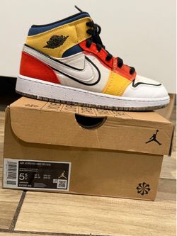 Jordan 1 SE (GS) 5.5y