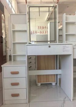 Vanity mirror