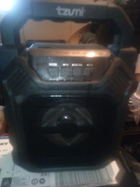 Tzumi Blue Tooth Speaker