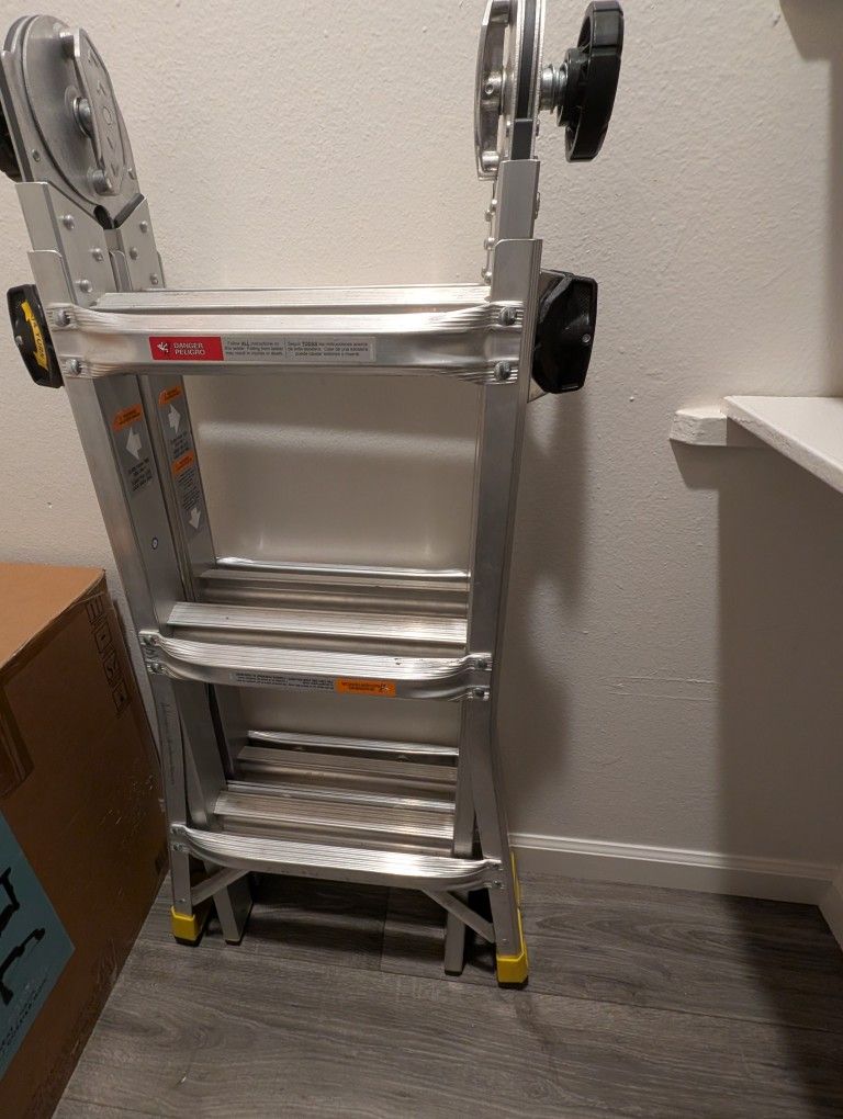 Gorilla 16ft Foldable/Extendable Ladder