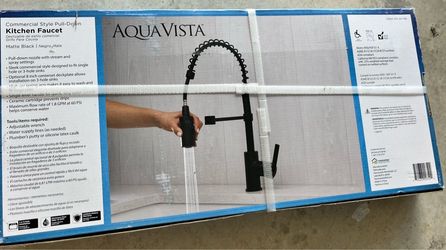 AquaVista Commercial Style Pull-Down Kitchen Faucet Matte Black (NIB)