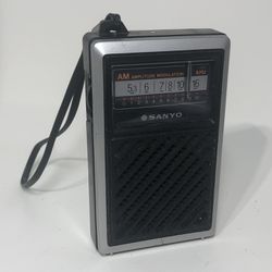 Vintage Sanyo Transistor Radio