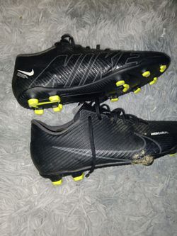 Soccer cleats