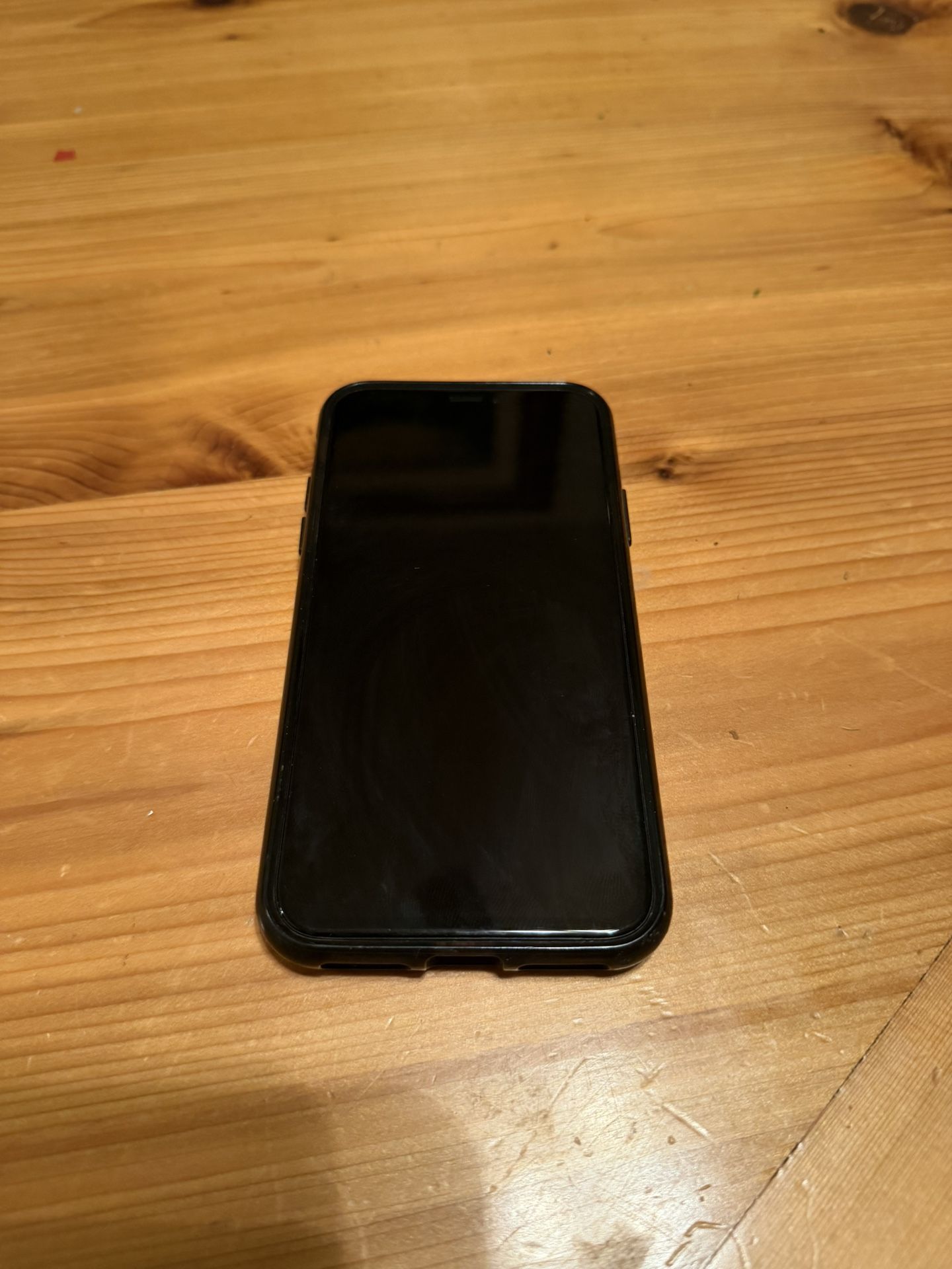 iPhone X – Doesn’t Turn On – For Parts / Repair