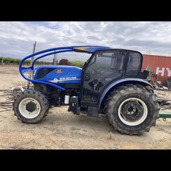 New Holland Tractor 