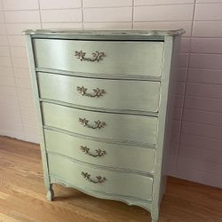 Dresser Antique Style 5 Drawer