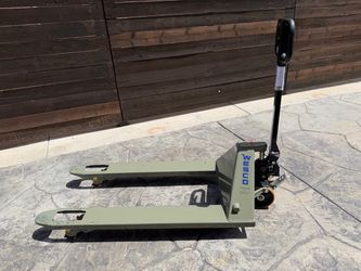 Wesco Quick lift pallet jack commercial only used 1 day asking $400