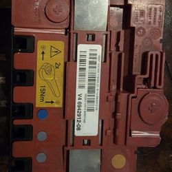  BMW Battery Power Distribution Box