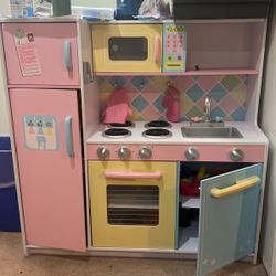 Girl Kitchen 