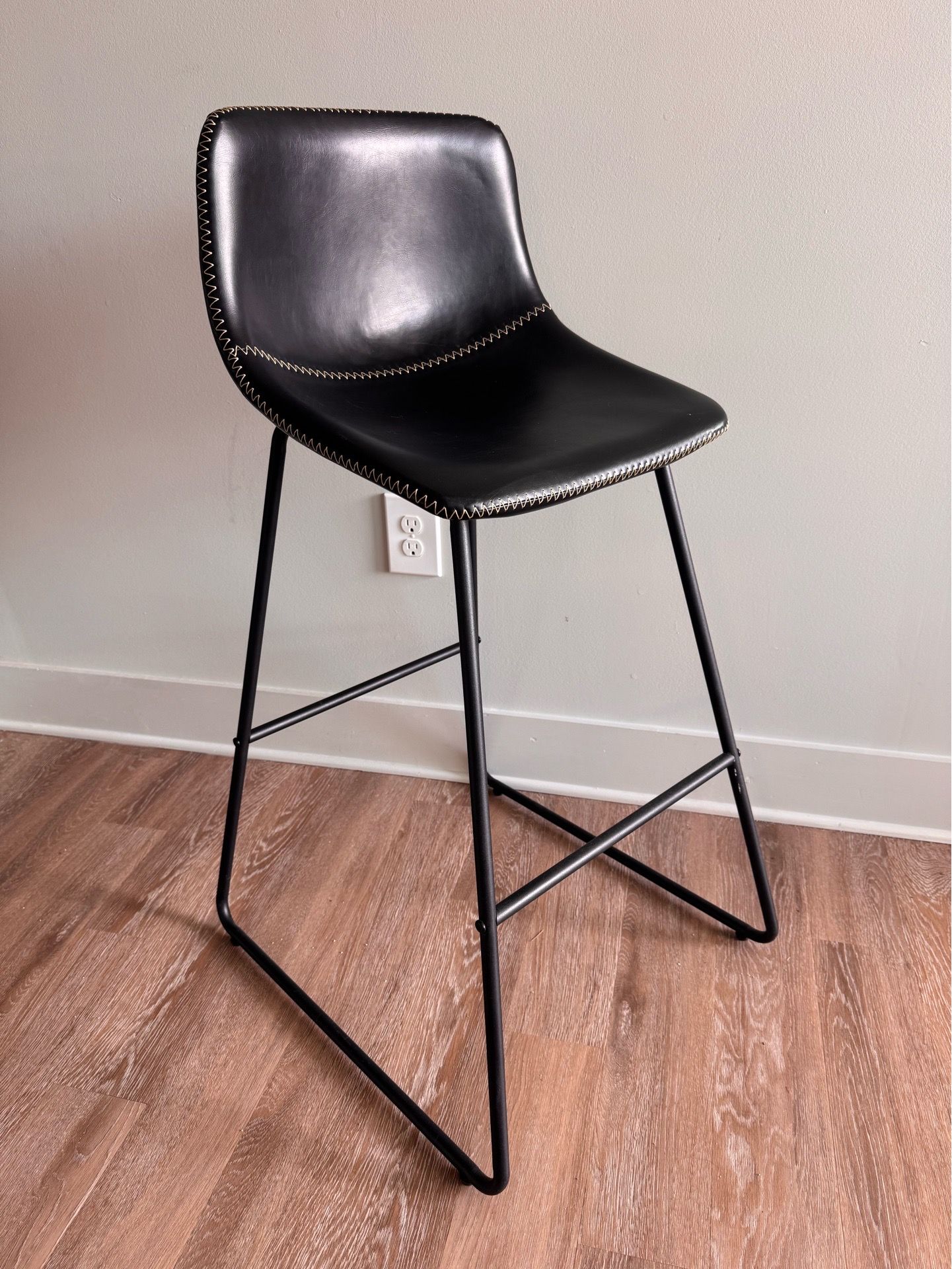 Set of 4 Bar Stools - Black Faux Leather