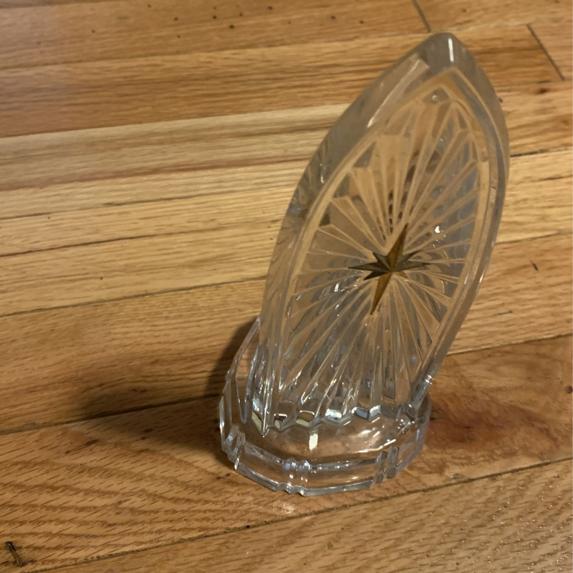 24 lead crystal tealit candle holder