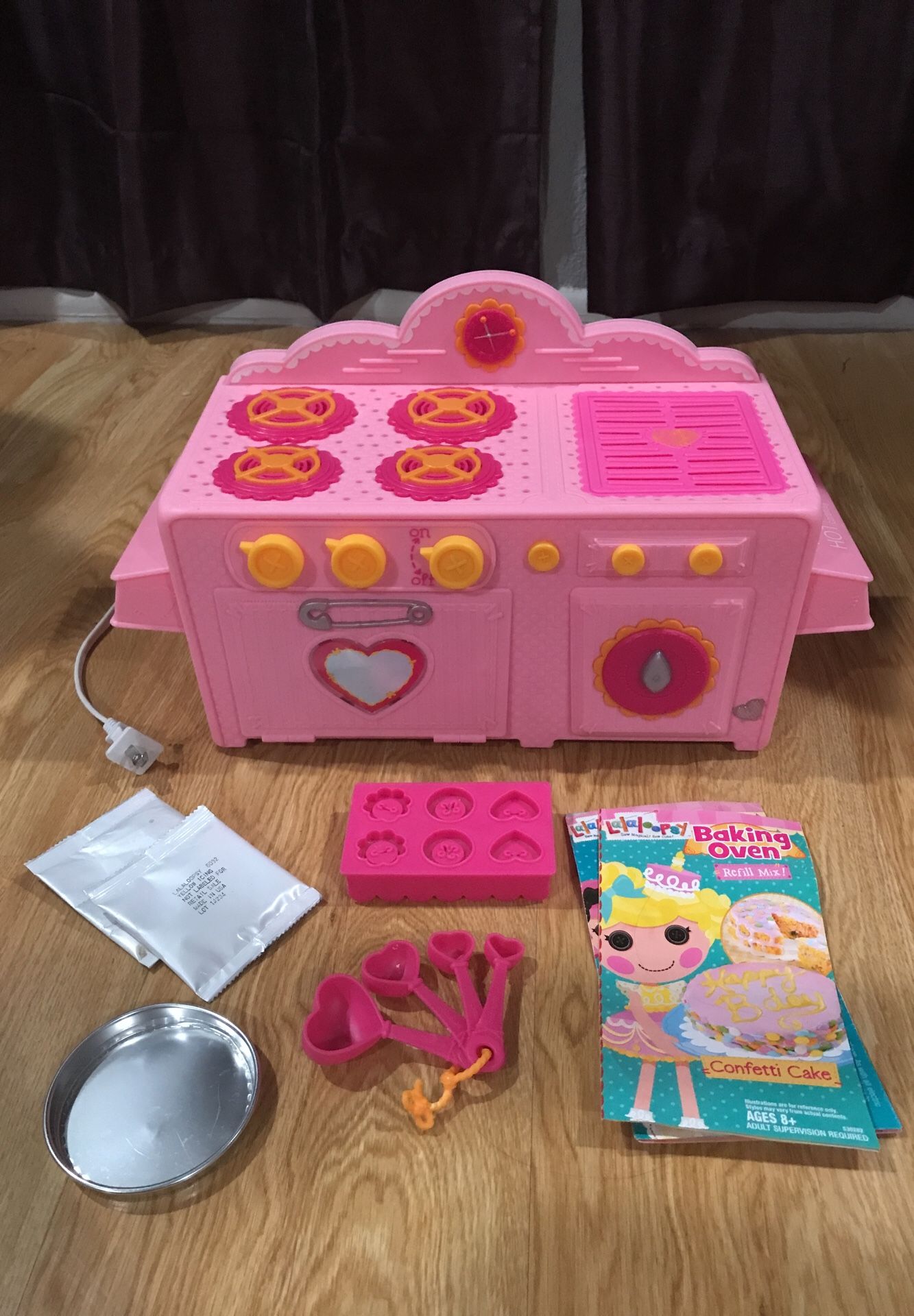 Lalaloopsy baking oven