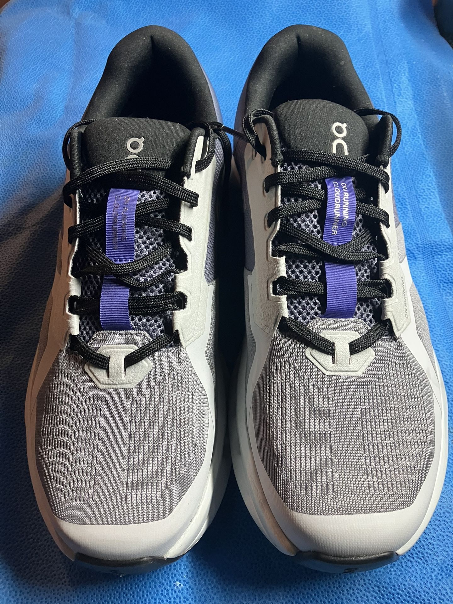 New On Cloud Men’s Shoes Size 10