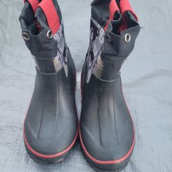 snow boots size 7/8 toddler