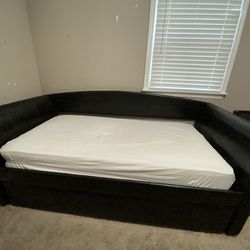 Leather Day Bed W/Trundle