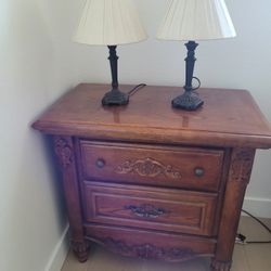 Antique Drawer With Attachable Mirror & 2 Lamps