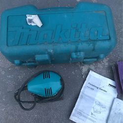 Makita Finishing Sander