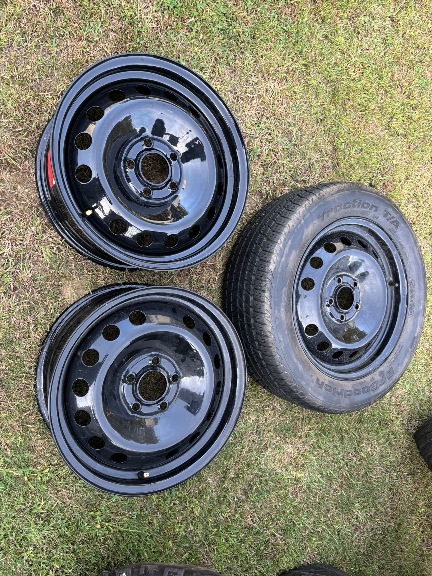 3 16” 2018 ford focus steel rims wheels 5x108 like new one has a tire $100