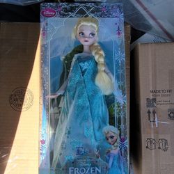 Disney's Frozen ELSA The Disney Store Classic Doll Collection 2014